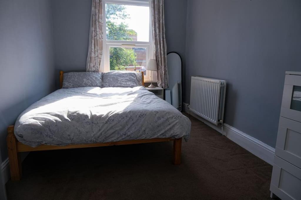 4 Bedroom House In Turnpike Lane/Wood Green Лондон Екстер'єр фото