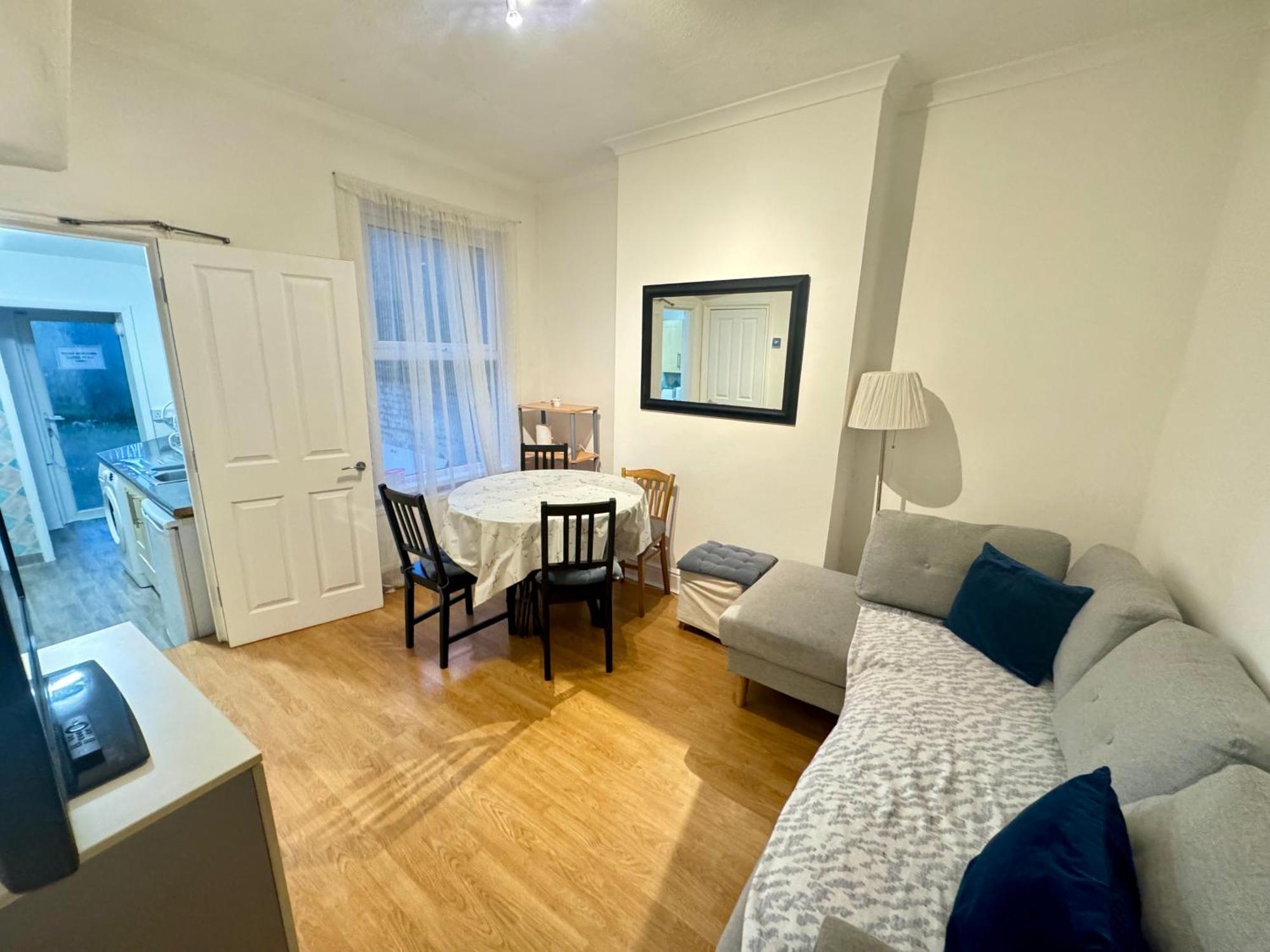 4 Bedroom House In Turnpike Lane/Wood Green Лондон Екстер'єр фото